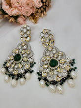 Load image into Gallery viewer, Alishba earrings - Green
