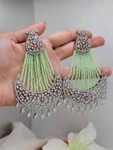 Load image into Gallery viewer, Chandelier earrings - parrot green
