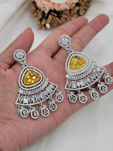 Load image into Gallery viewer, Aalia earrings - Yellow
